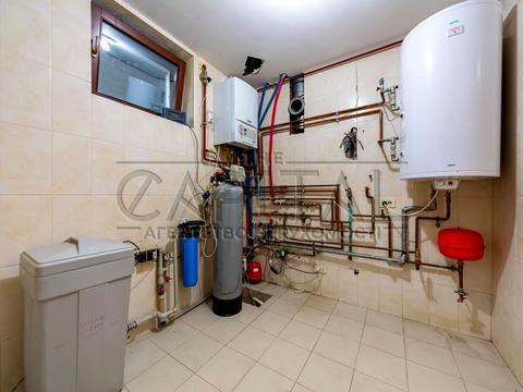 будинок за адресою Патріарха Володимира Романюка вул. (Жовтнева), 7