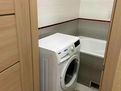 квартира по адресу Ревуцкого ул., 42-А