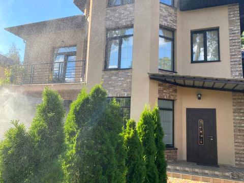 дом по адресу Українська ул., 12