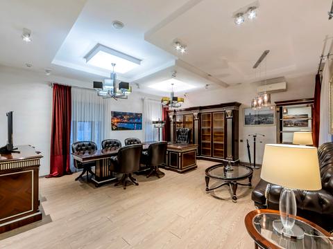 комерційна за адресою Воздвиженська вул., 22