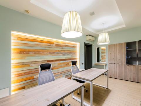 комерційна за адресою Воздвиженська вул., 22