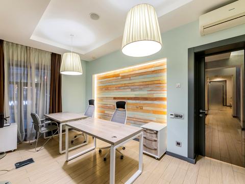 комерційна за адресою Воздвиженська вул., 22