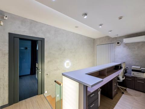 комерційна за адресою Воздвиженська вул., 22