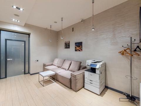 комерційна за адресою Воздвиженська вул., 22