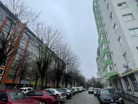 коммерческая по адресу Угорская ул., 12