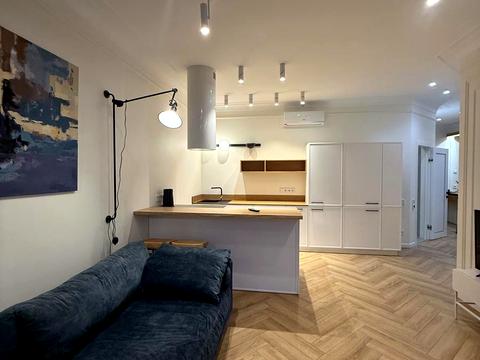 квартира по адресу Лабораторный пер., 7-А