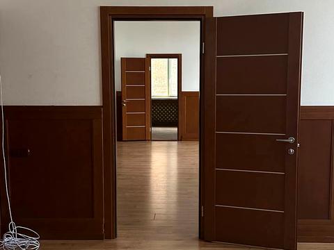 коммерческая по адресу Героїв у пл., 1