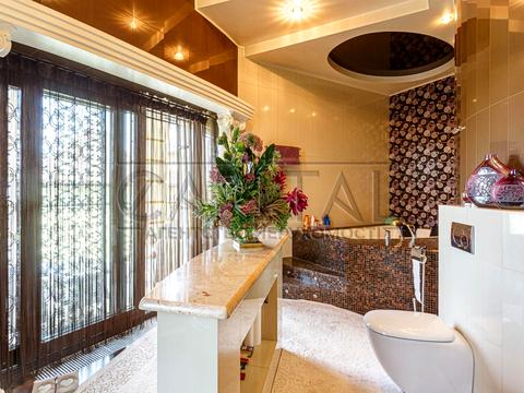 будинок за адресою Богатирська вул., 4-Б