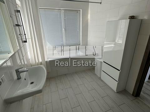 будинок за адресою Квітнева вул.