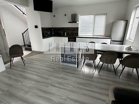 будинок за адресою Квітнева вул.