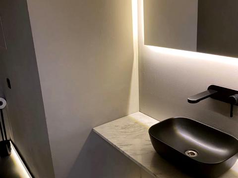 комерційна за адресою Ділова вул. (Димитрова), 2-Б