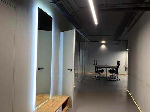 комерційна за адресою Ділова вул. (Димитрова), 2-Б