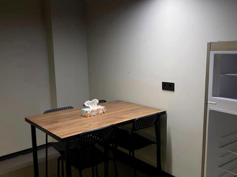 комерційна за адресою Ділова вул. (Димитрова), 2-Б