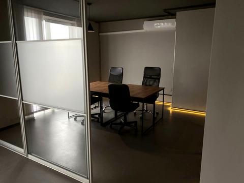 комерційна за адресою Ділова вул. (Димитрова), 2-Б