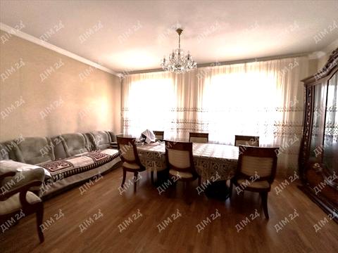 будинок за адресою Героїв Крут вул., 220