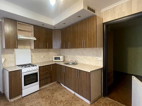 квартира за адресою Довженка вул., 10