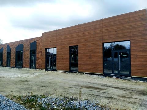 комерційна за адресою Лесі, 1