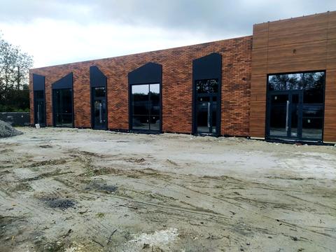 комерційна за адресою Лесі, 1