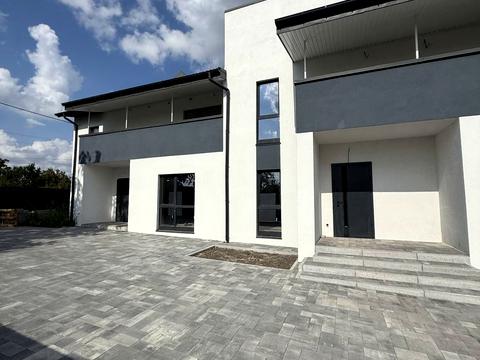 дом по адресу Молодіжна ул., 27