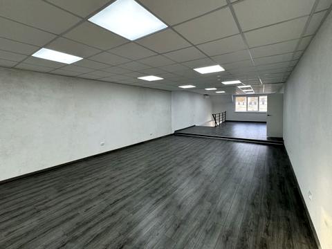 комерційна за адресою Макухи, 7в