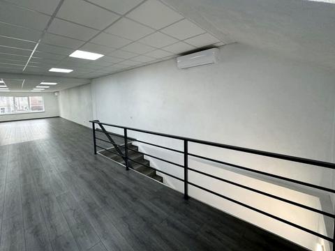 комерційна за адресою Макухи, 7в