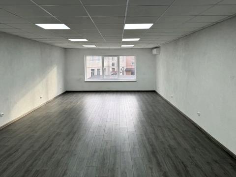 комерційна за адресою Макухи, 7в