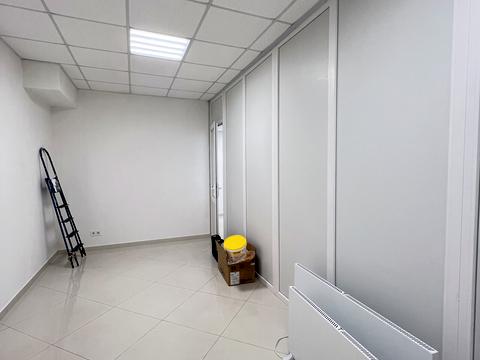 комерційна за адресою Дем'яна Попова вул., 4а