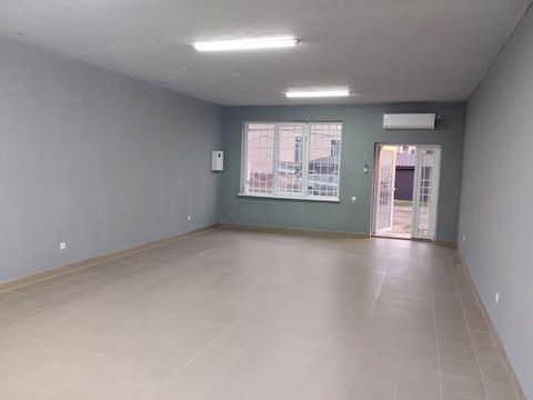 комерційна за адресою Макухи, 7в