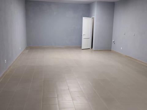 комерційна за адресою Макухи, 7в