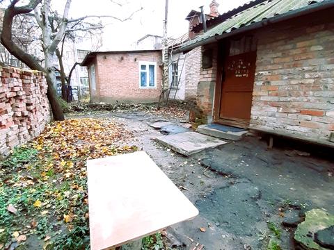 будинок за адресою Тролейбусна вул.