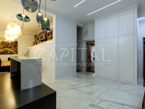 комерційна за адресою Шота Руставелі вул., 4