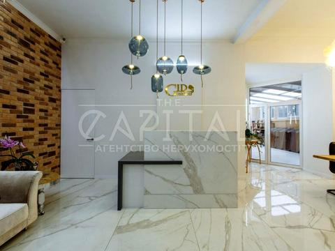 комерційна за адресою Шота Руставелі вул., 4