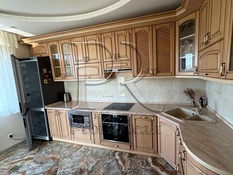 квартира за адресою Ревуцького вул., 9