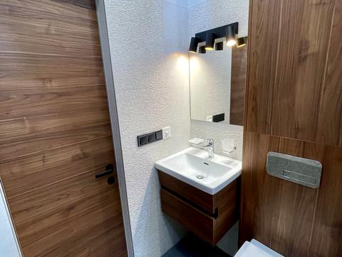 квартира за адресою Дніпровська набережна вул., 20-Б