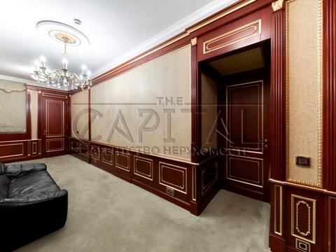 комерційна за адресою Костельна вул., 4