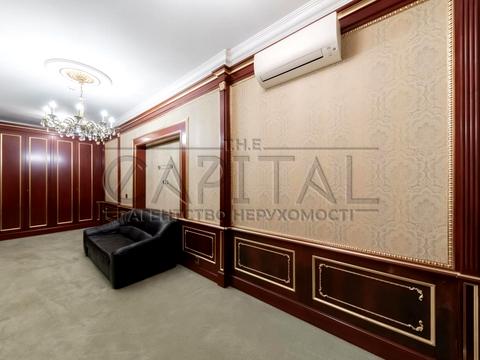 комерційна за адресою Костельна вул., 4