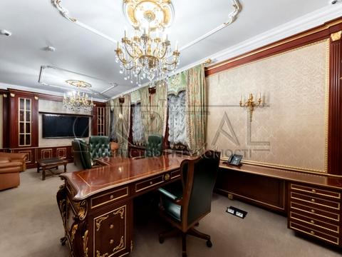 комерційна за адресою Костельна вул., 4