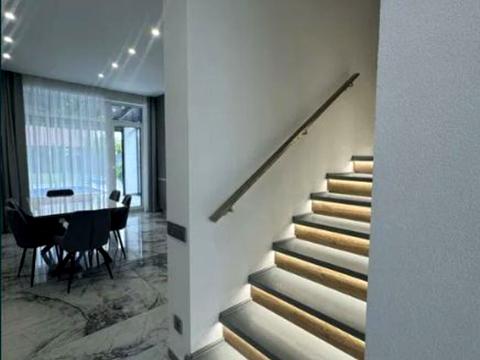 дом по адресу Освіти