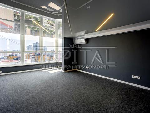 коммерческая по адресу Миколы Бажана просп., 4