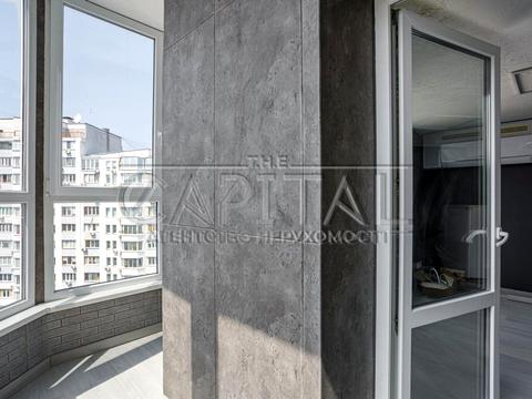 коммерческая по адресу Миколы Бажана просп., 4