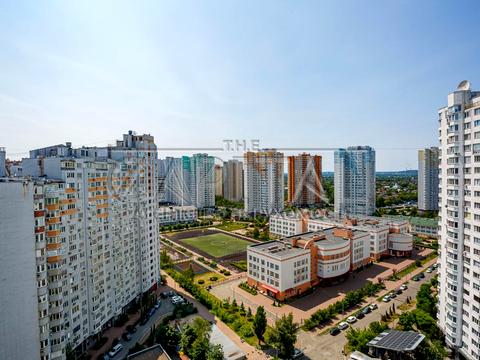 коммерческая по адресу Миколы Бажана просп., 4