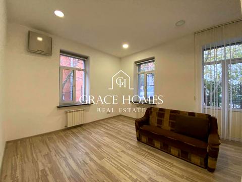 комерційна за адресою Редутна вул., 58