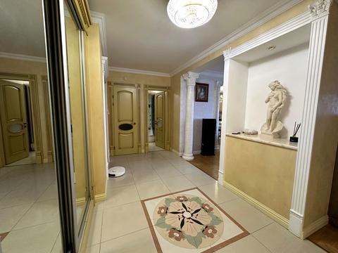 квартира по адресу Раисы Окипной ул., 10