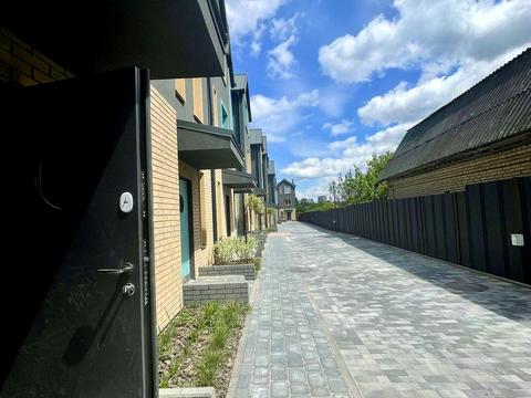 будинок за адресою с. Петропавлівська борщагівка, Богдана Хмельницького вул.