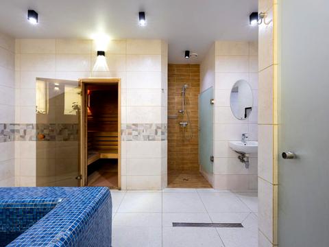 коммерческая по адресу Киевская ул., 1