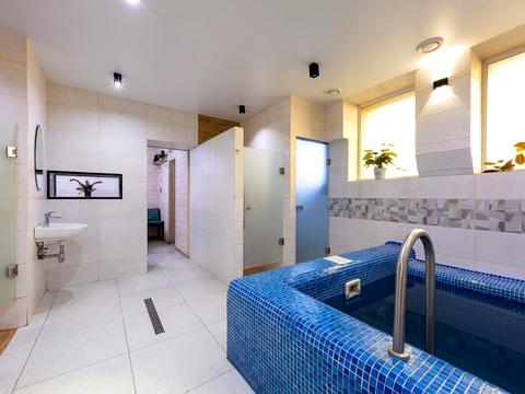 коммерческая по адресу Киевская ул., 1