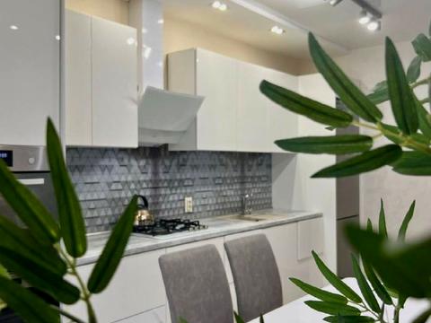 квартира по адресу Левка Лукʼяненка ул. (Василия Жуковского), 16, 18, 20, 24