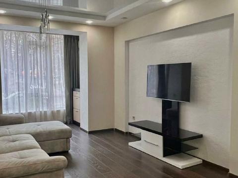 квартира по адресу Левка Лукʼяненка ул. (Василия Жуковского), 16, 18, 20, 24