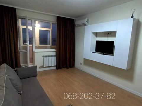 квартира за адресою Валентинівська вул. (Блюхера), 21