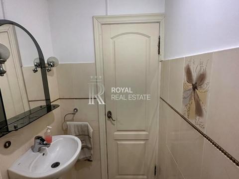 комерційна за адресою Старокиївська вул., 1/5